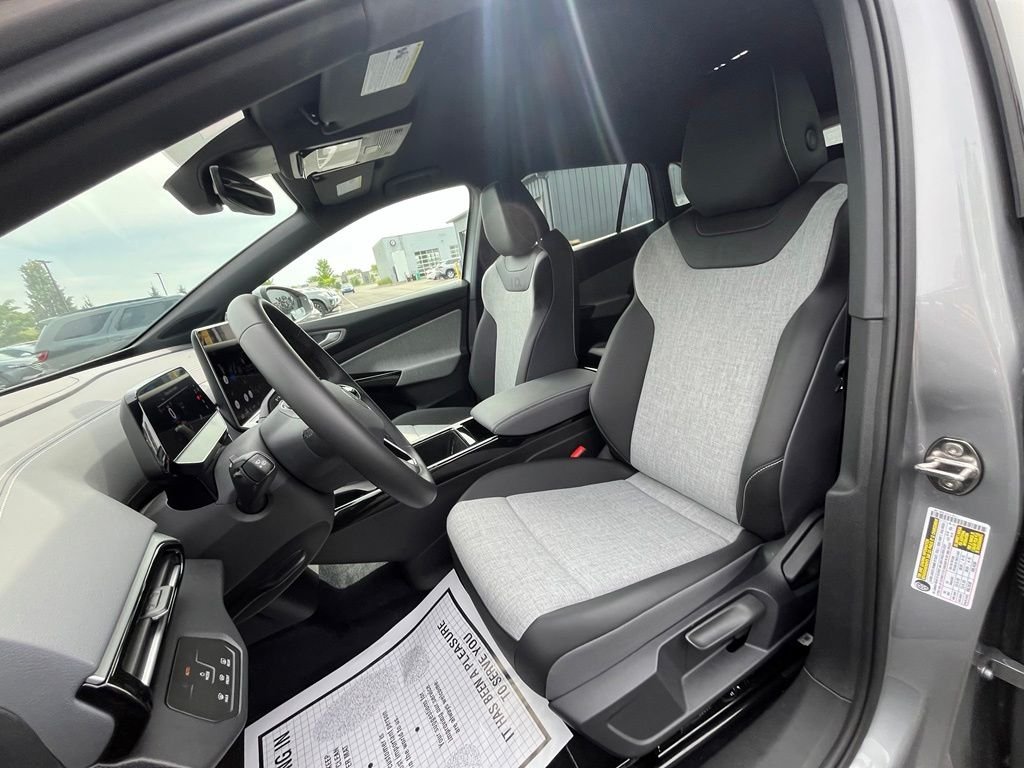 Used 2025 Silver Volkswagen Pro image 10