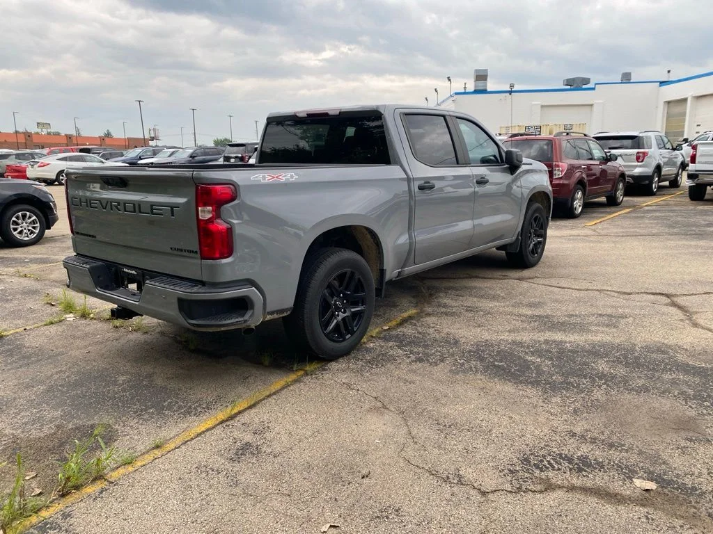 Used 2024 Gray Chevrolet Custom image 5