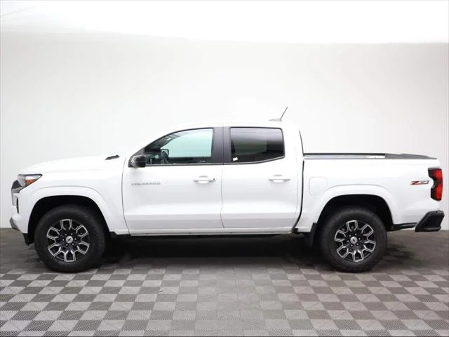 Used 2023 Summit White Chevrolet Z71 image 2