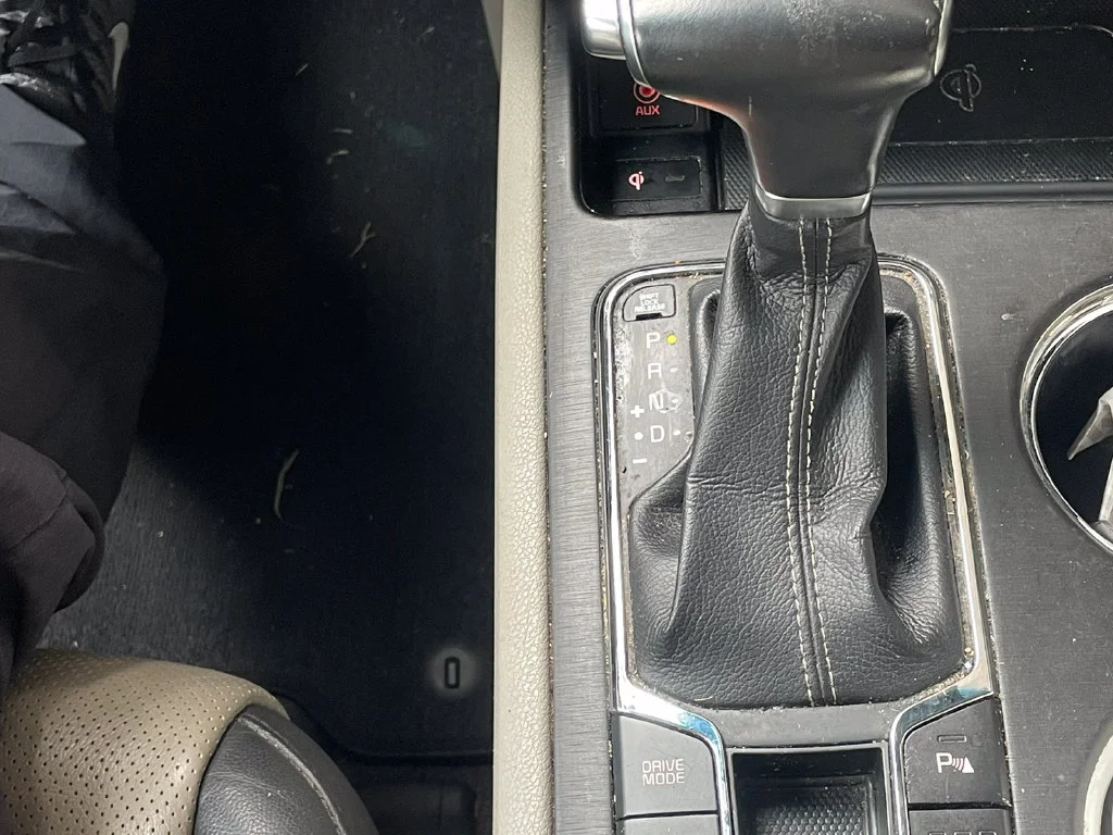 Used 2019 White Kia EX image 14