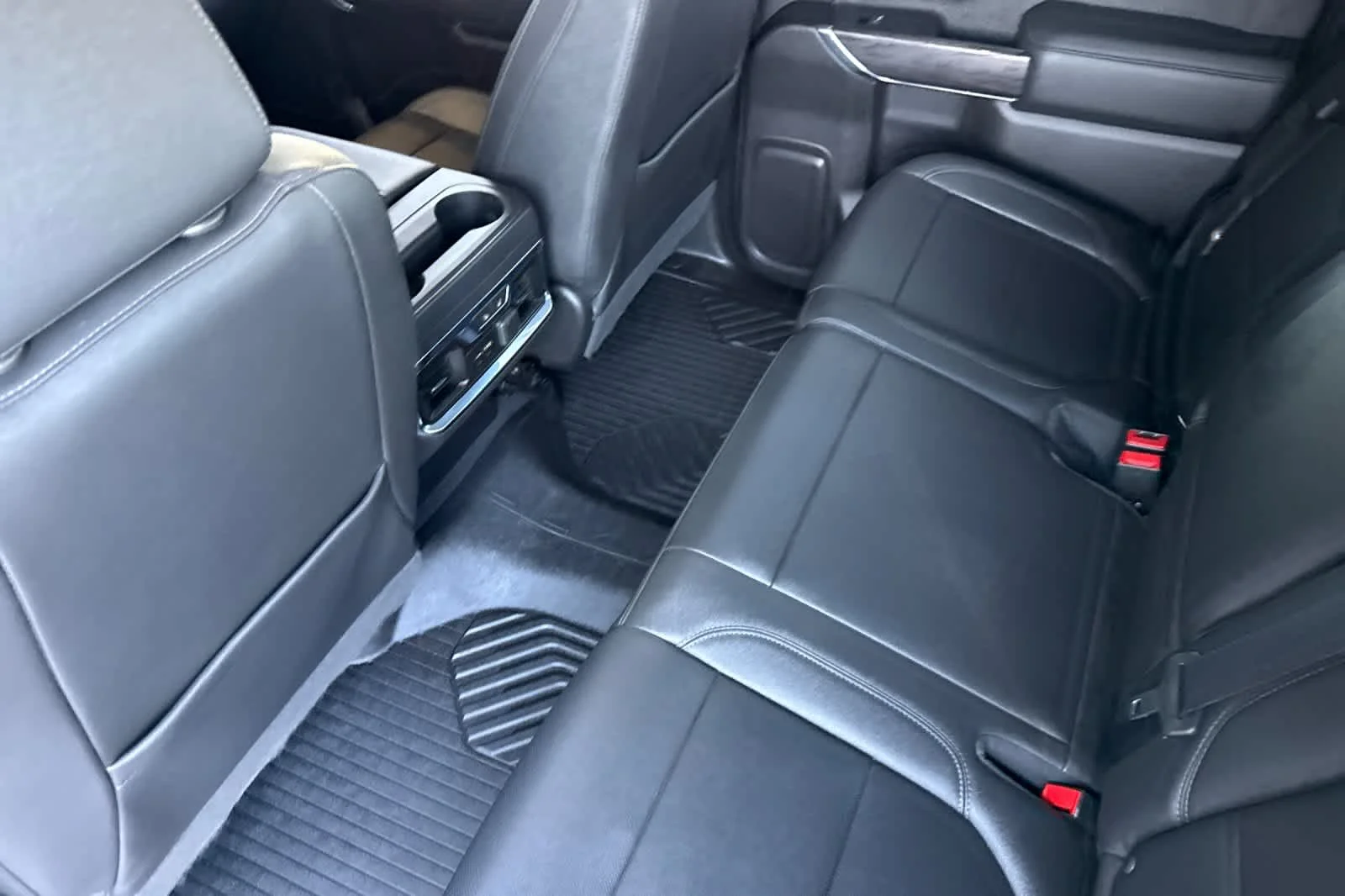 Used 2021 Summit White Chevrolet LTZ image 4