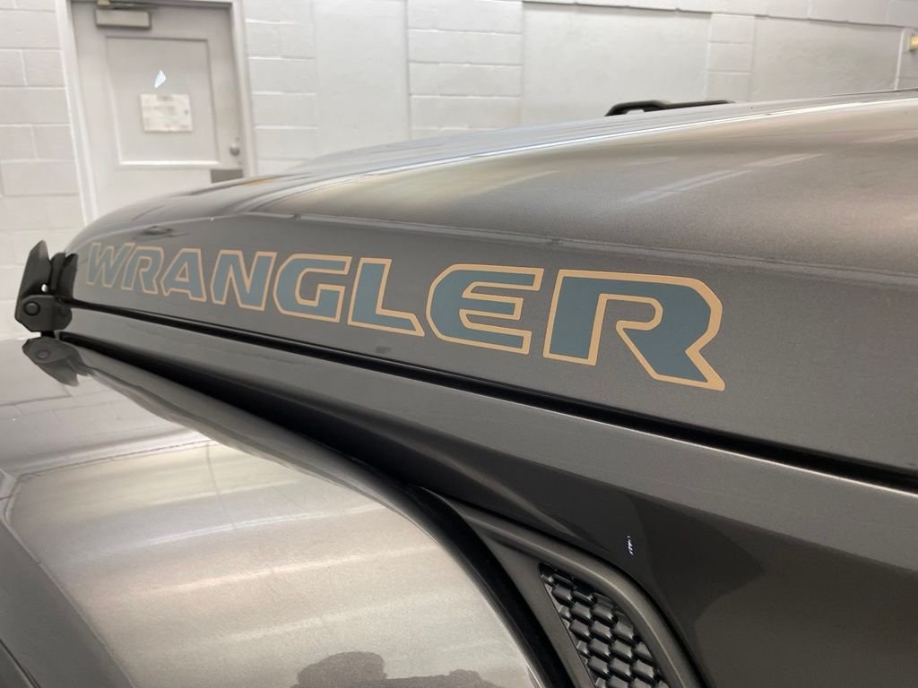New 2026 Granite Crystal Metallic Clear-Coat Exterior Paint Jeep 85th Anniversary Edition image 9