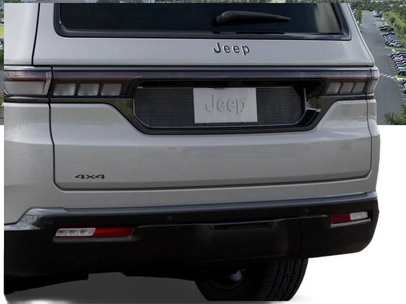 New 2026 Silver-Zynith Exterior Paint Jeep Limited Altitude image 13
