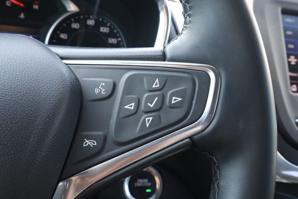 Used 2024 Summit White Chevrolet LT image 18
