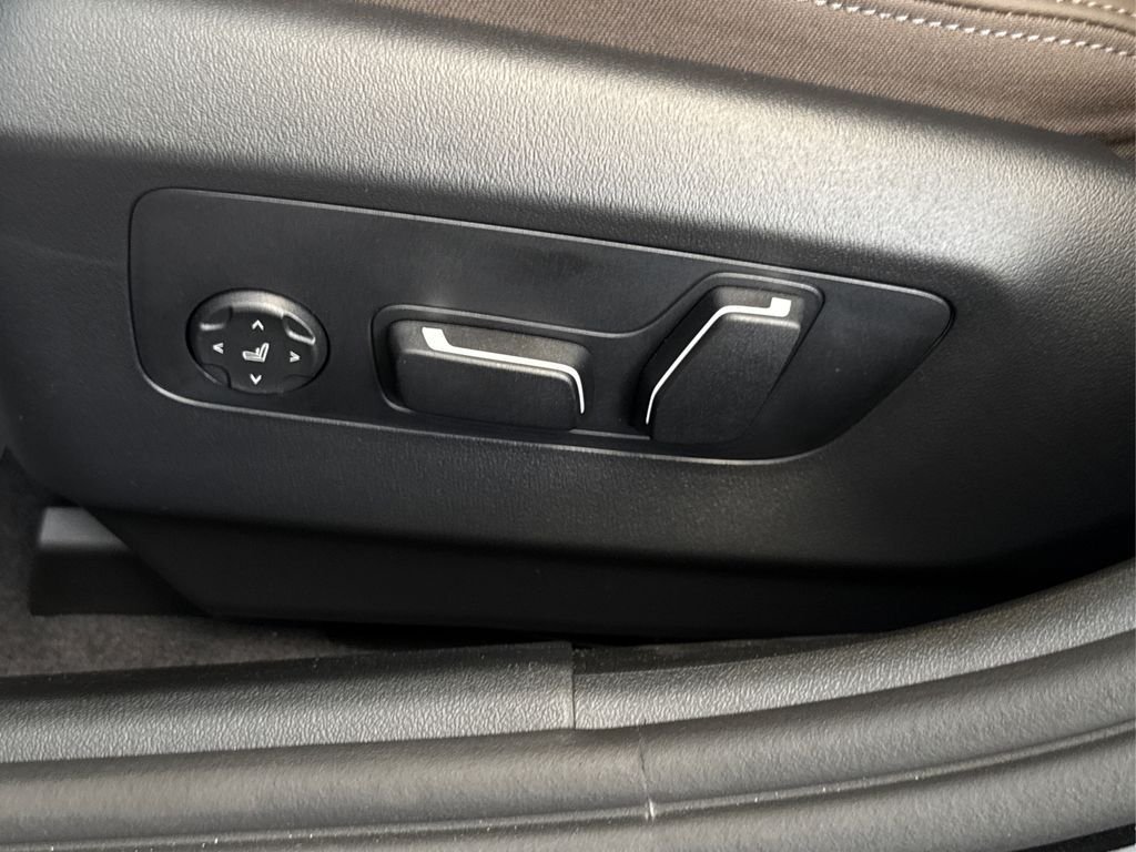 2026 BMW 5 Series 530i - Photo 25