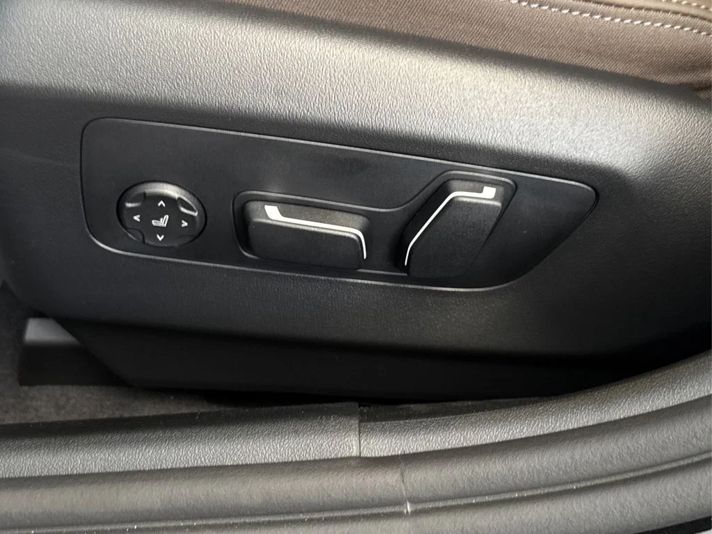 2026 BMW 5 Series 530i - Photo 25
