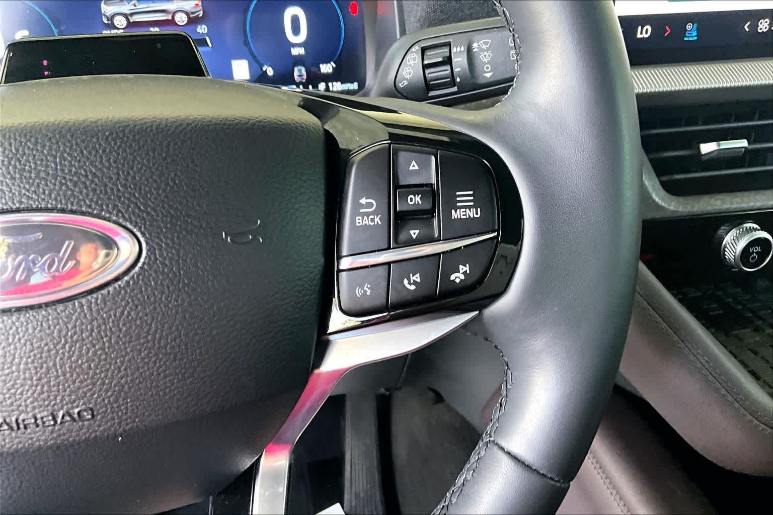 Used 2025 Carbonized Gray Metallic Ford Platinum image 25