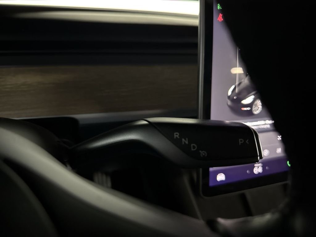 Used 2018  Tesla Long Range image 26