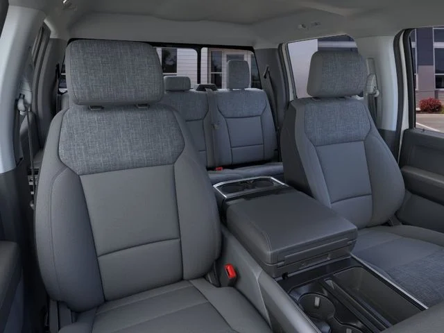 New 2026 Oxford White Ford XLT image 10