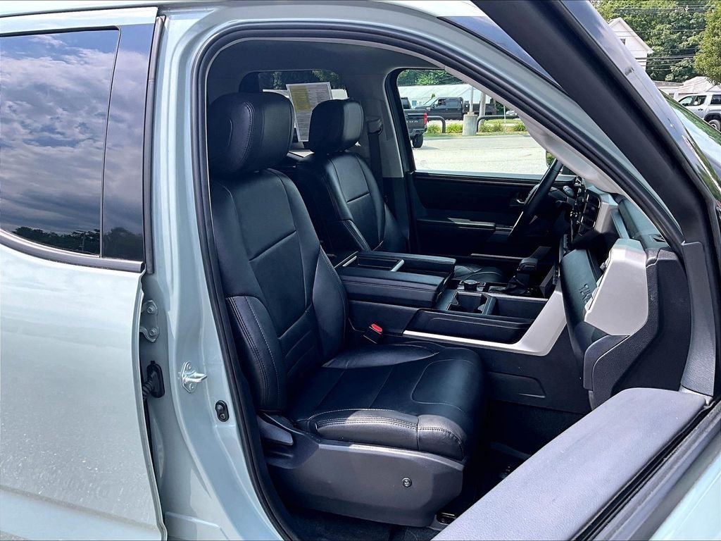Used 2022 Green Toyota SR5 image 11