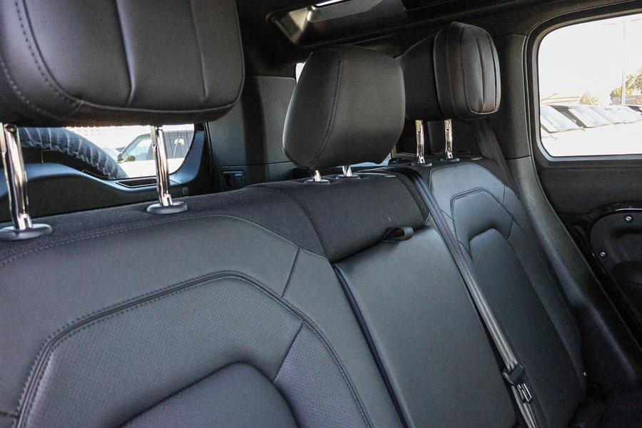 New 2026 Santorini Black Land Rover X image 14