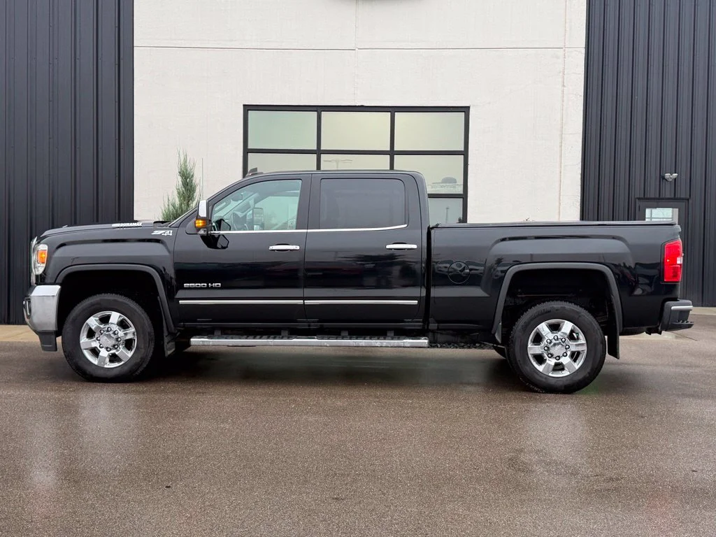 Used 2019 Black GMC SLT image 2