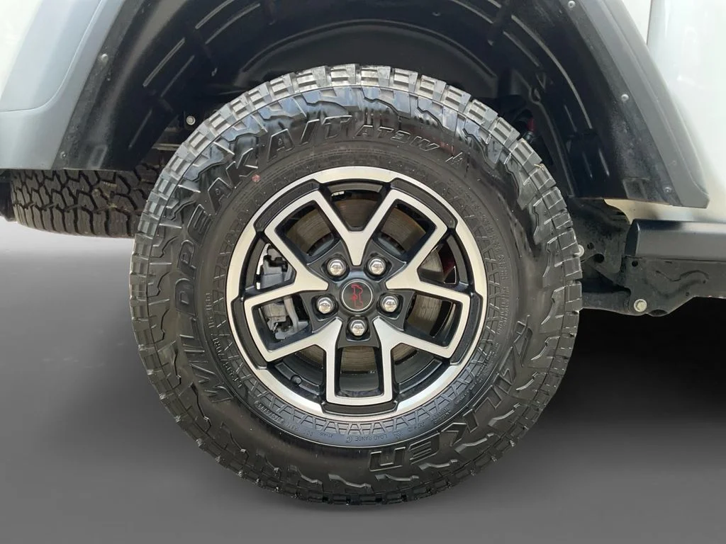 Used 2024 White Jeep Rubicon image 10