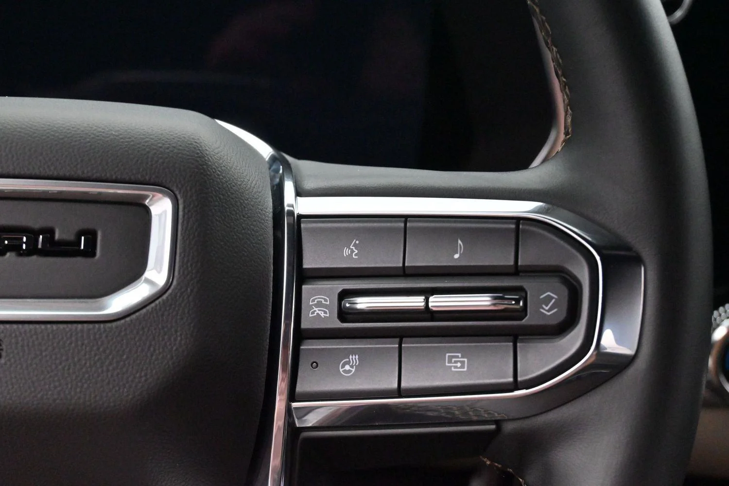 Used 2023 Sterling Metallic GMC Denali image 19