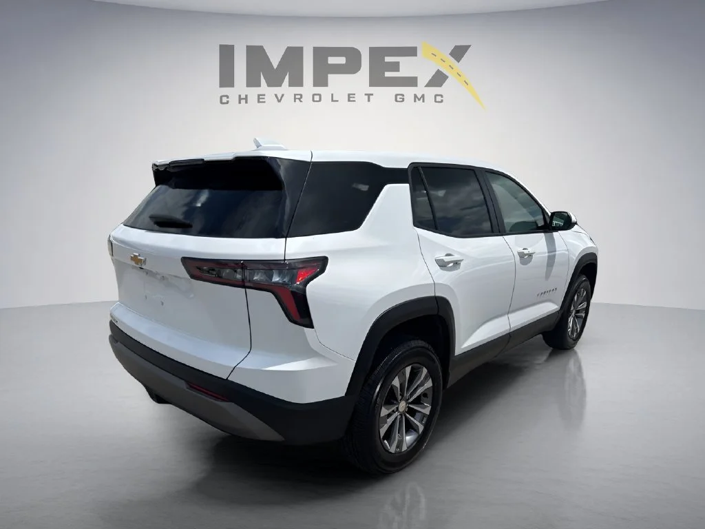 Used 2026 Summit White Chevrolet LT image 5