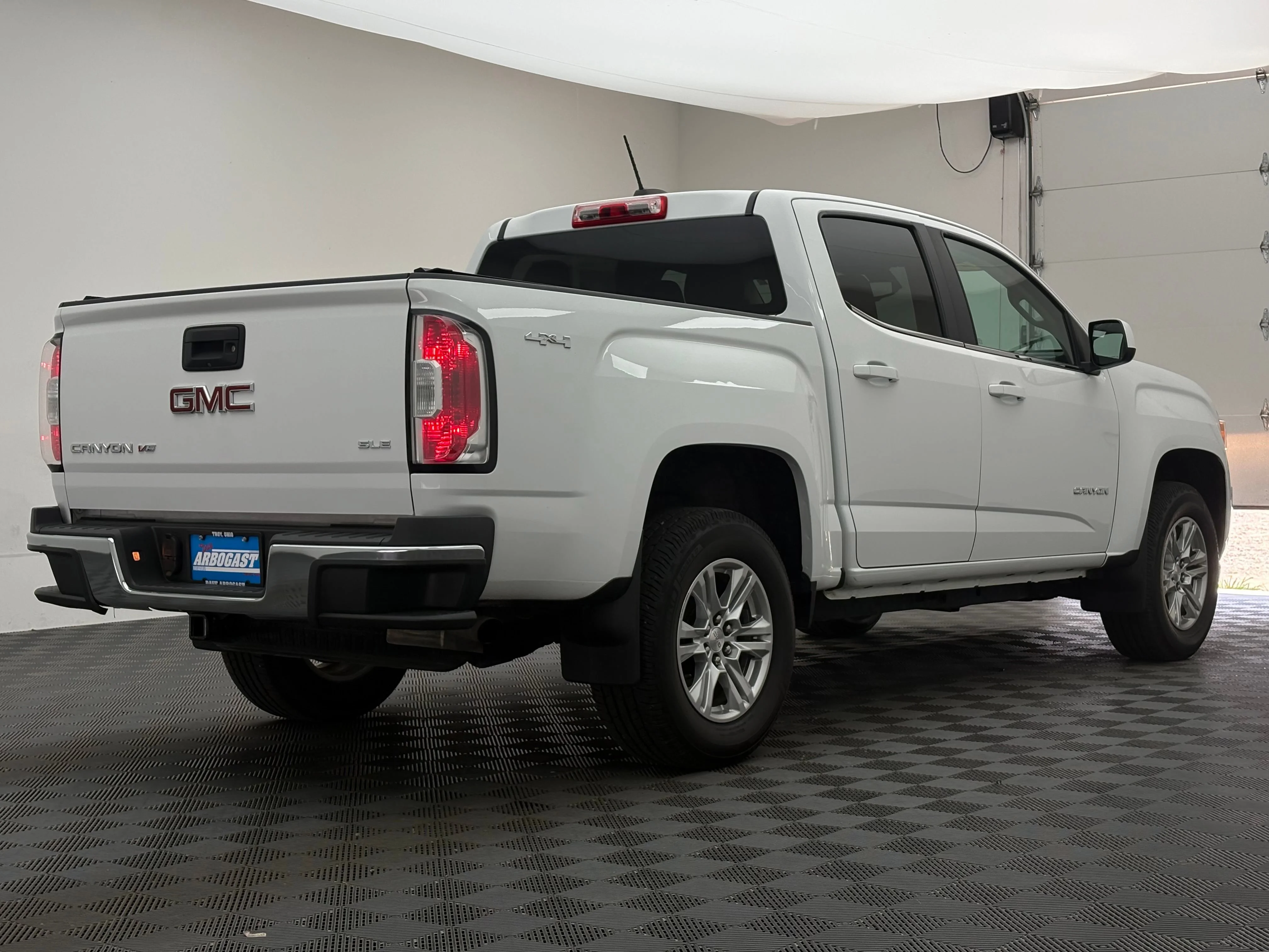 Used 2020 SUMMIT WHITE GMC 4WD SLE image 6