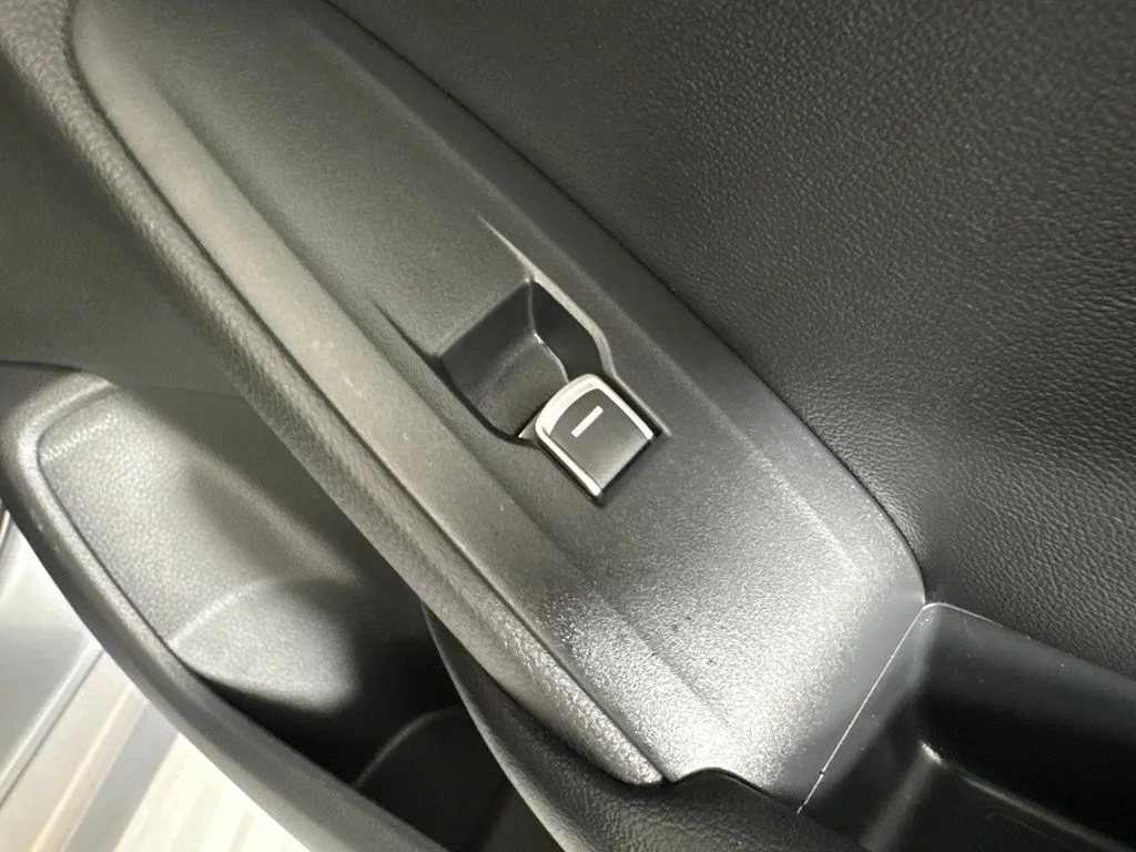 Used 2020  Honda LX image 16