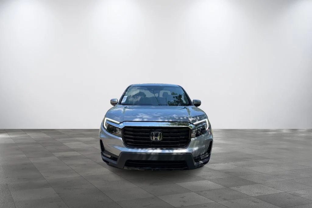 Used 2023 Lunar Silver Metallic Honda AWD RTL-E image 2