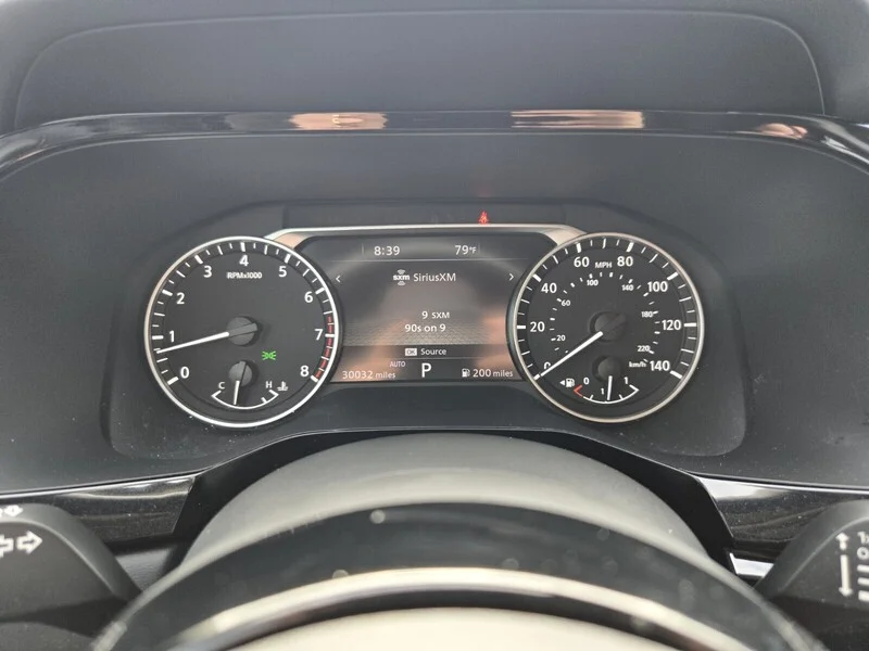 Used 2024 Scarlet NISSAN SL 4WD image 29