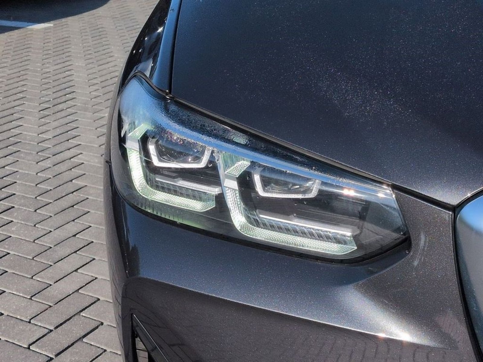 Used 2022 Dark Graphite BMW xDrive30i image 11