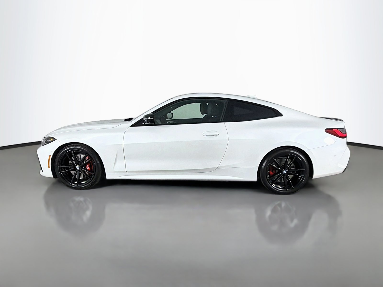 Certified Used 2023 Mineral White Metallic BMW M440i image 4