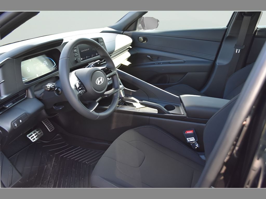 2026 Hyundai Elantra SEL Sport - Photo 9