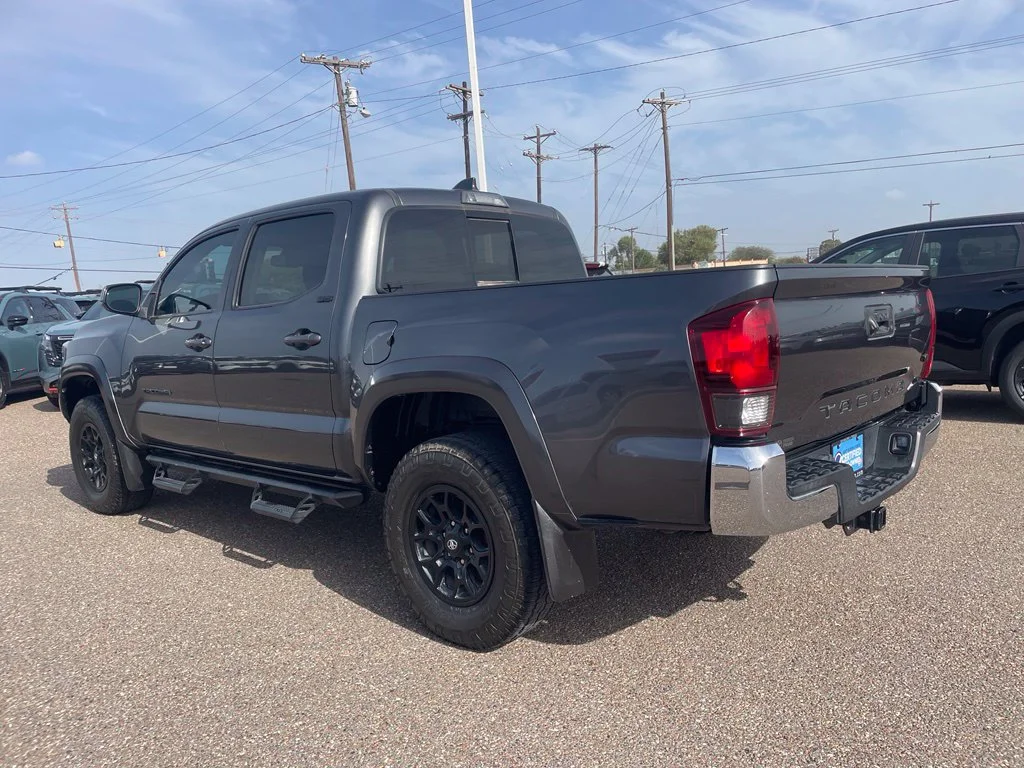 Used 2022 Gray Toyota SR5 image 5
