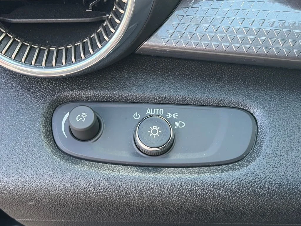 2025 Chevrolet Trax Activ - Photo 27