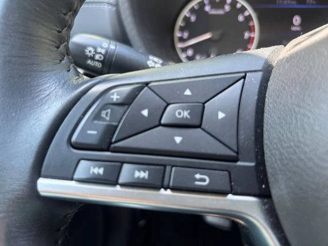 Used 2021 Blue Nissan SV image 8