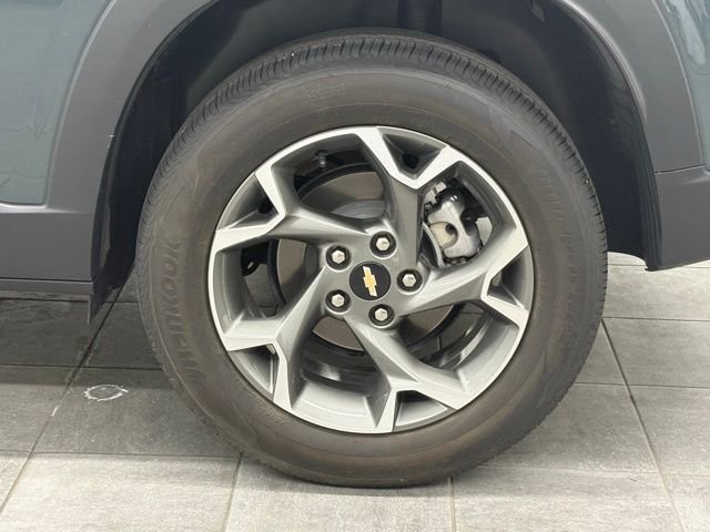 Used 2025 Gray Chevrolet LT image 7