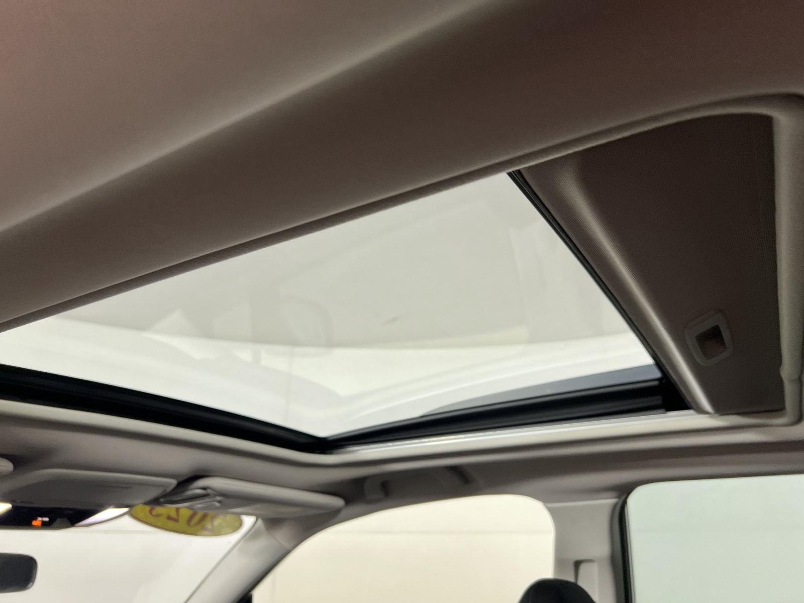 Used 2023 Ice Silver Metallic Subaru Premium image 3