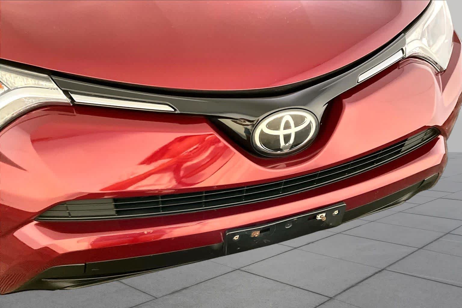Used 2018 Ruby Flare Pearl Toyota LE image 32
