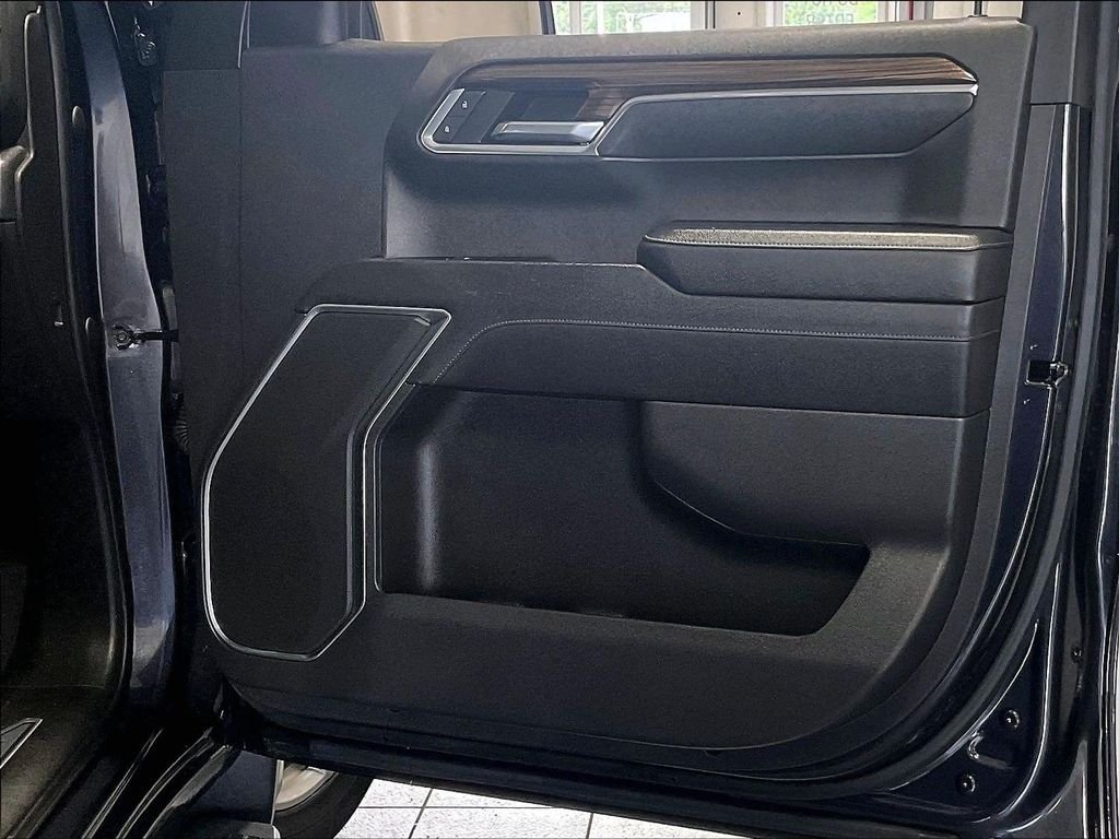 Used 2022 Gray Chevrolet LT image 11