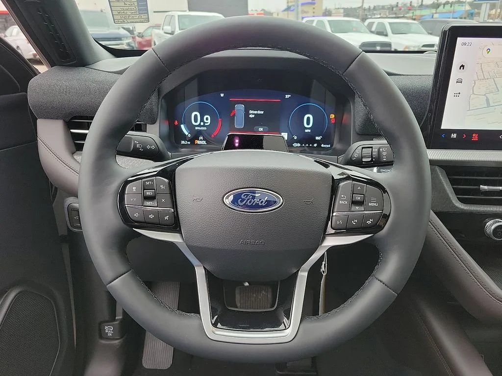 New 2026 Star White Metallic Tri-Coat Ford Platinum™ image 20