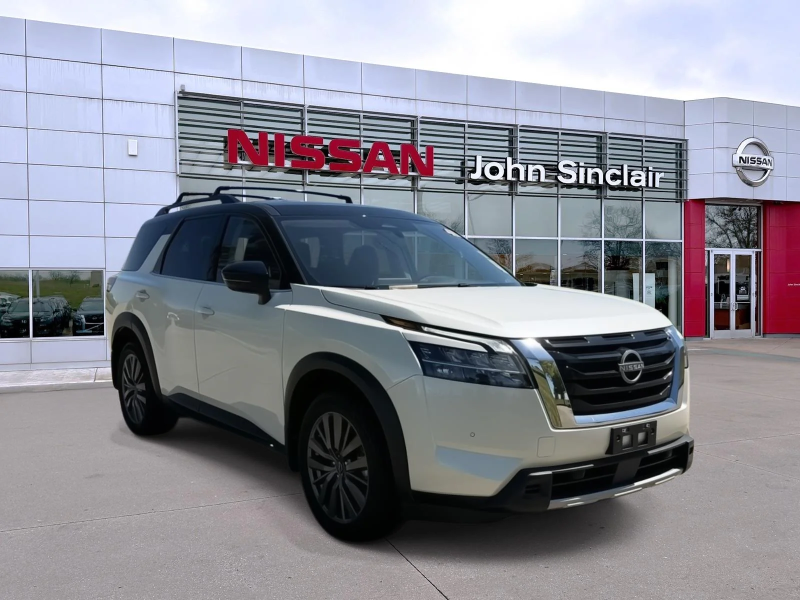 2023 Nissan Pathfinder SL 4WD's photo