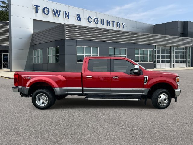 Used 2022 Red Ford Lariat image 2