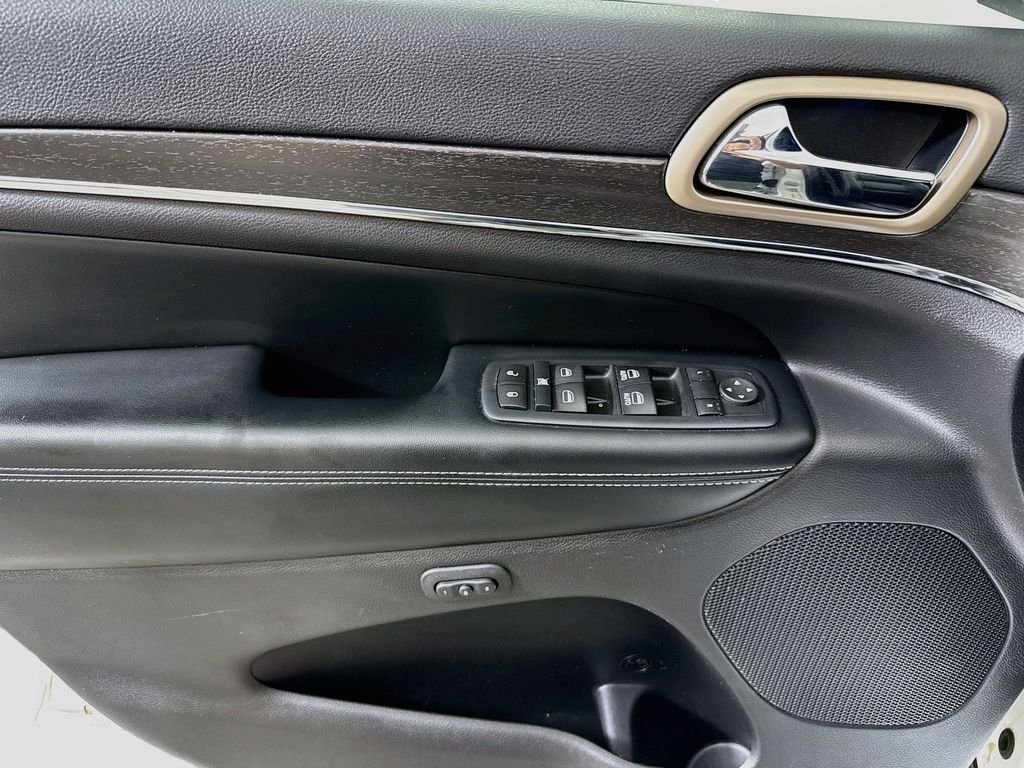 Used 2017 White Jeep Limited image 18