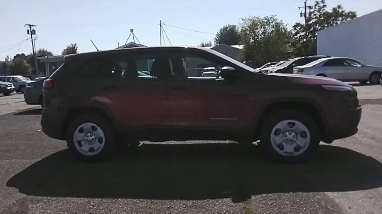 2016 Jeep Cherokee Sport photo 2