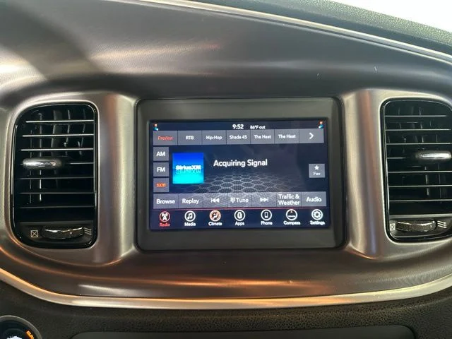 Used 2020  Dodge SXT image 13