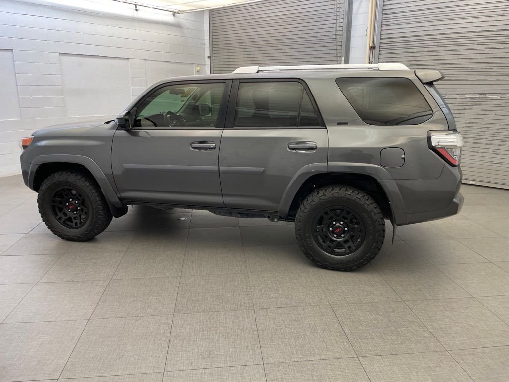 Used 2018 Gray Toyota SR5 image 7