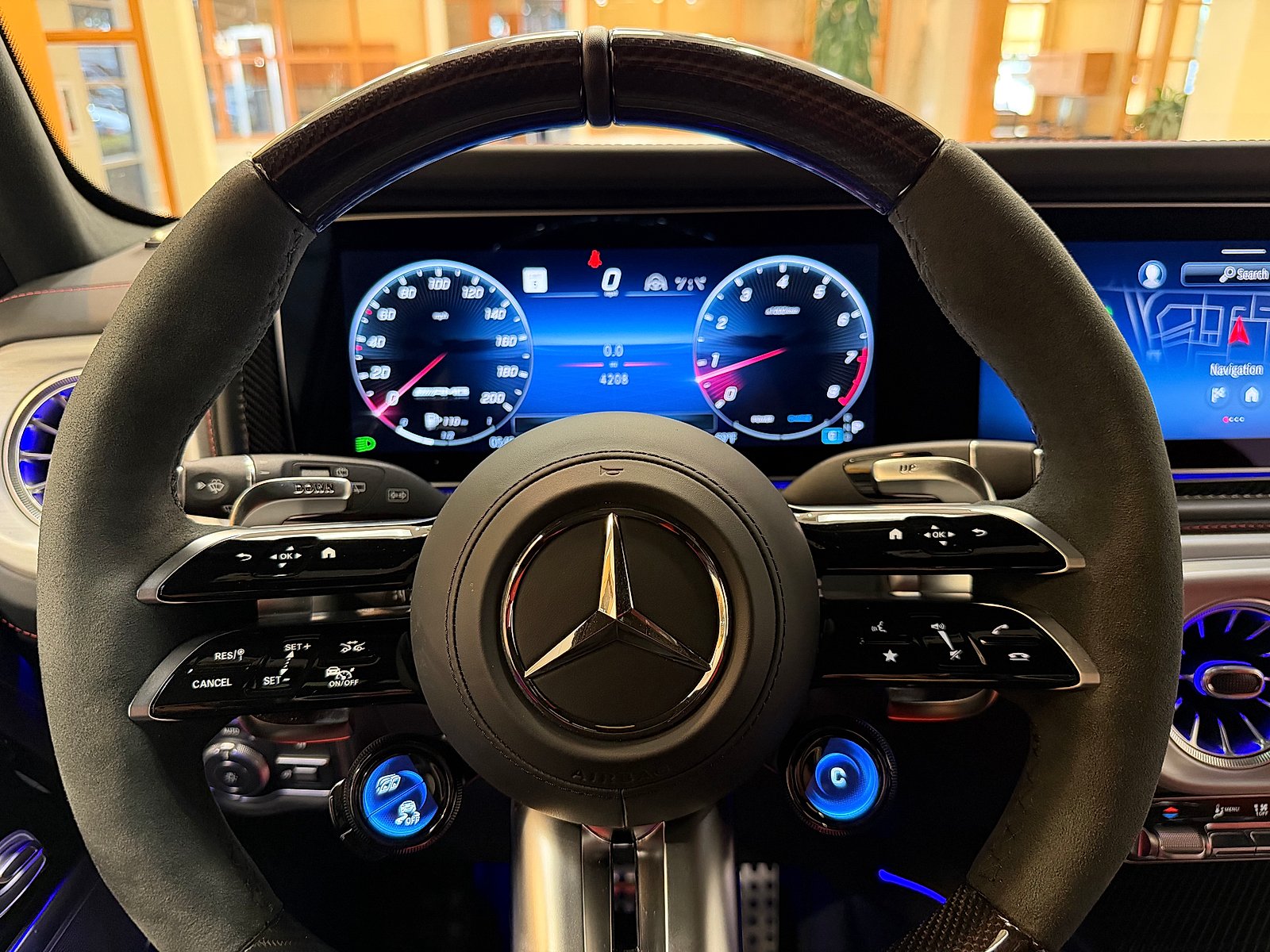 Certified Used 2025 MANUFAKTUR Moonlight White Magno Mercedes-Benz  image 21