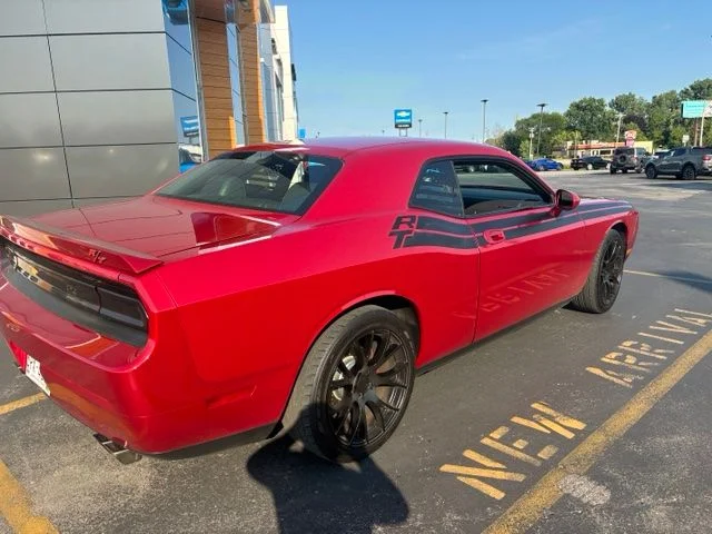 Used 2009 Inferno Red Crystal Pearl Dodge R/T image 5