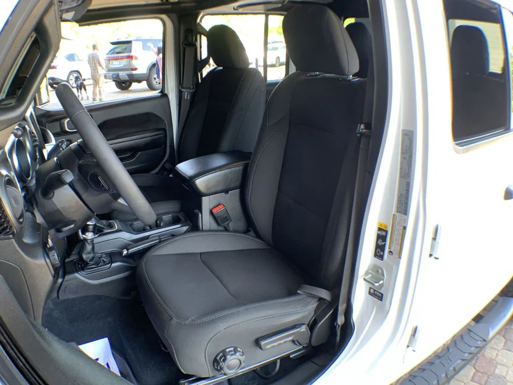 Used 2023 BRGHTWHT/BLACK Jeep Willys image 11