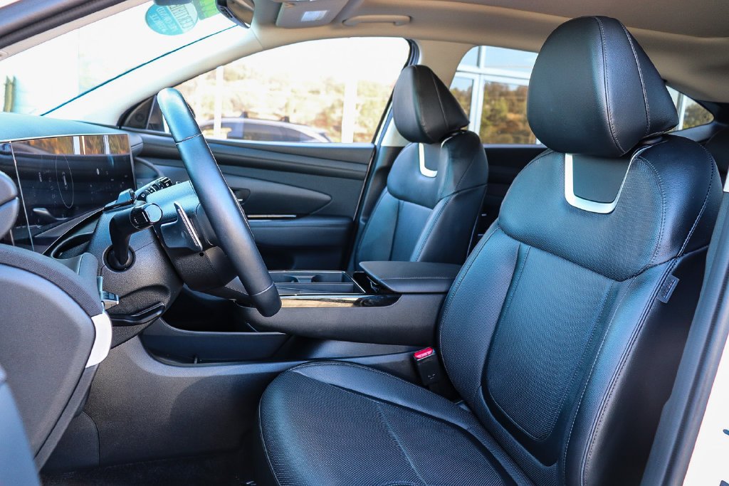 2025 Hyundai Tucson Limited - Photo 17