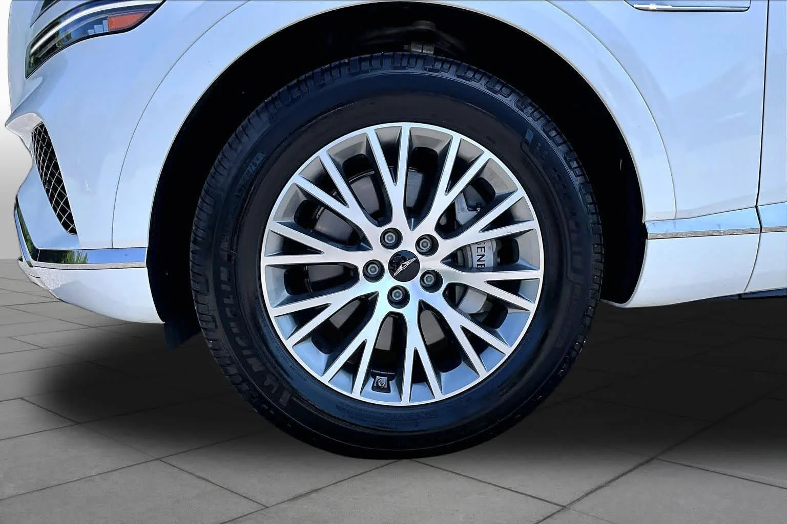 Used 2025 Uyuni White Genesis 2.5T Standard image 11