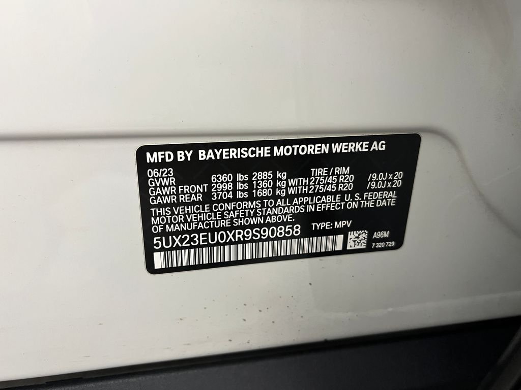 Used 2024 White BMW xDrive40i image 29