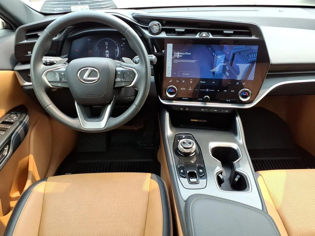 Used 2024 White Lexus 450e Premium image 12