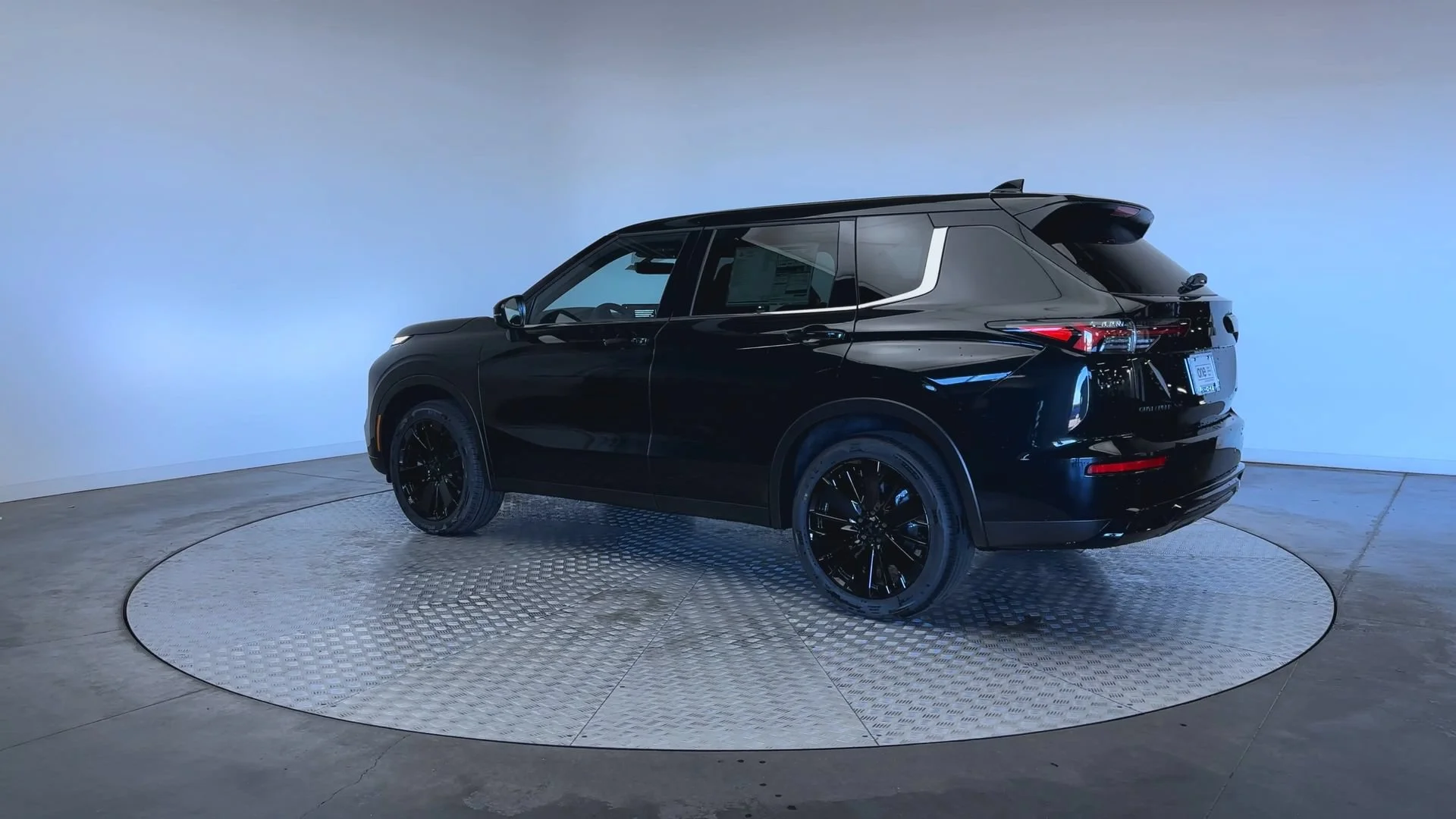 New 2026 Black Diamond Mitsubishi LE image 6