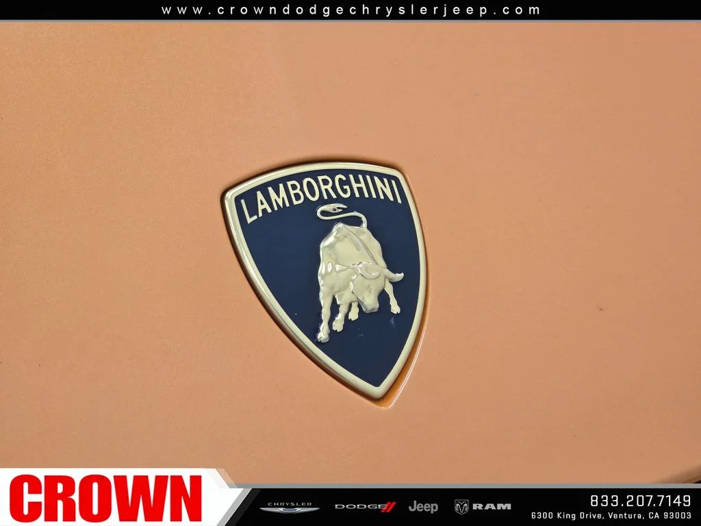 Used 2024  Lamborghini S image 13