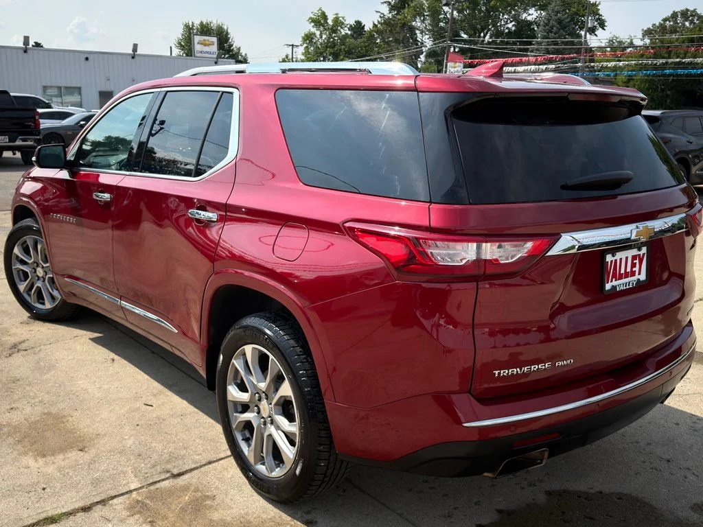Used 2019 Red Chevrolet Premier image 17